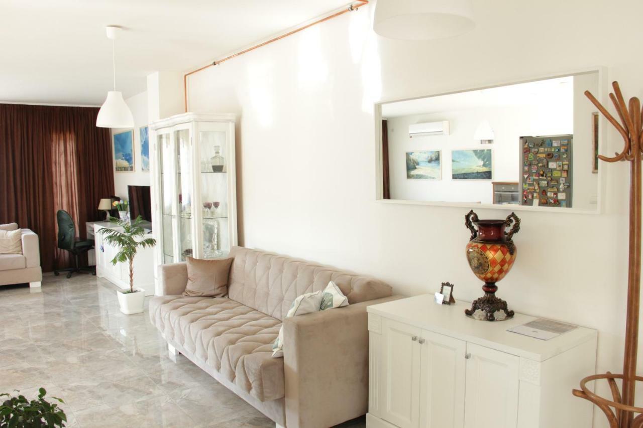 Lux House Olga Apartment รูมา ภายนอก รูปภาพ