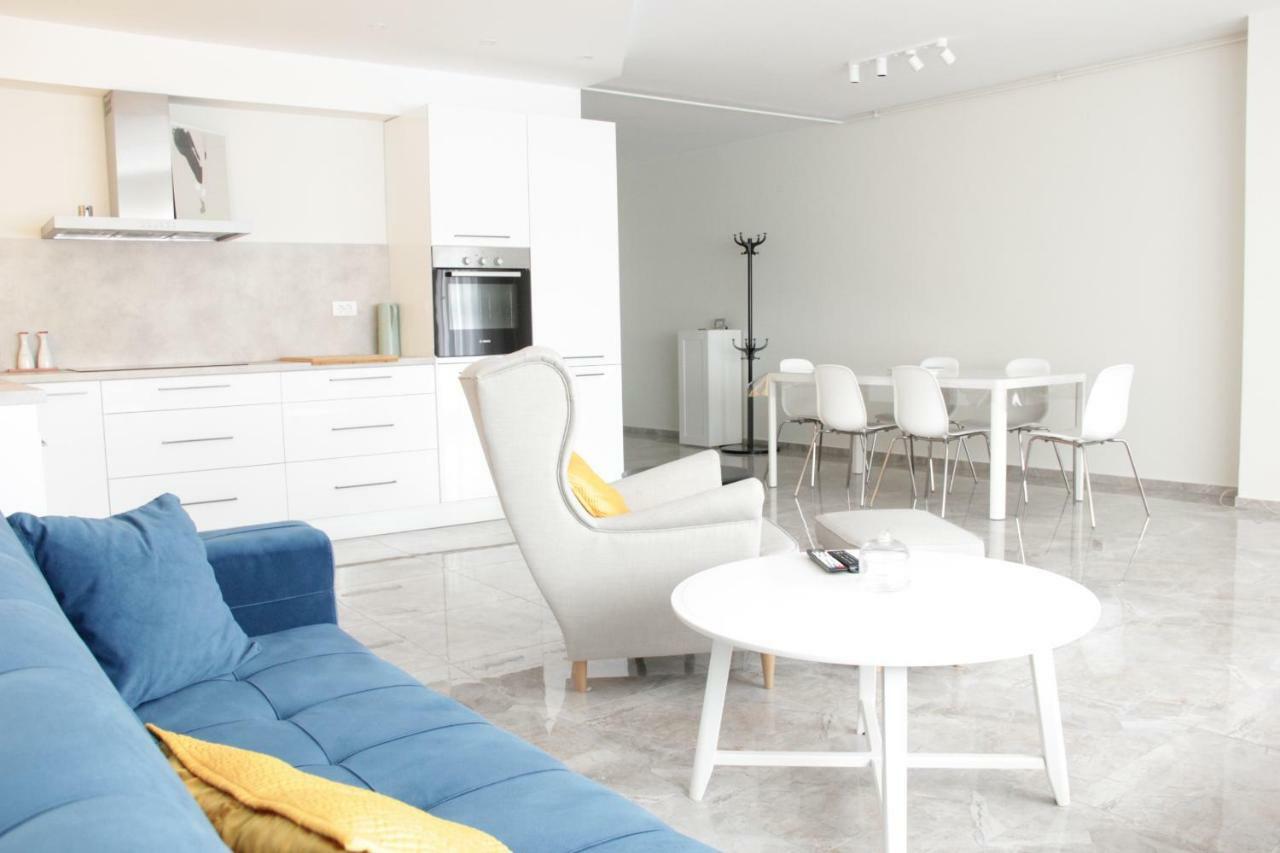 Lux House Olga Apartment รูมา ภายนอก รูปภาพ