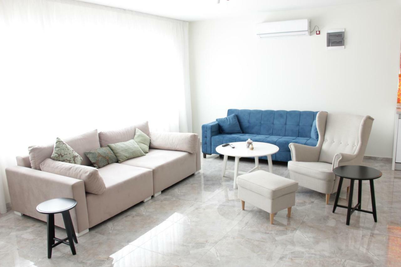 Lux House Olga Apartment รูมา ภายนอก รูปภาพ